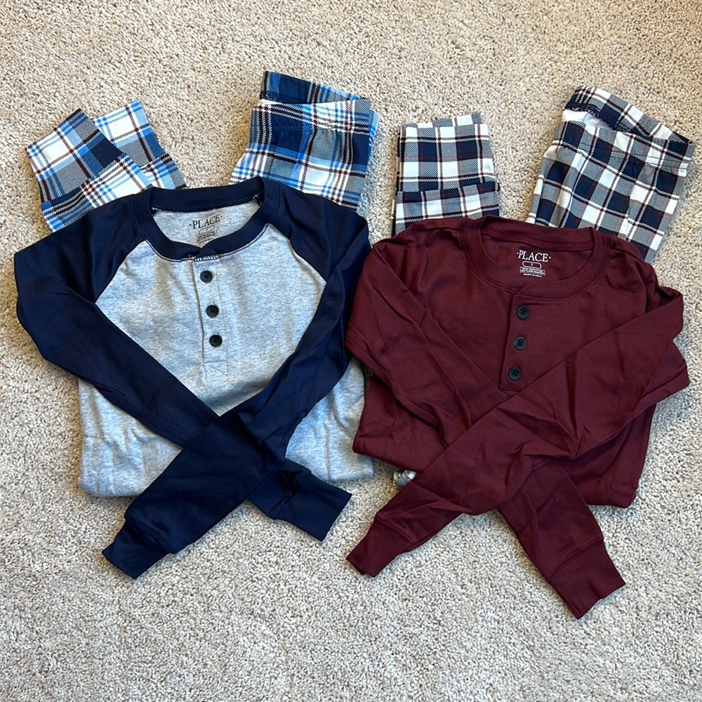 Children’s Place boys slim fit long sleeve/ long pants pajamas, set of 2. Size 7